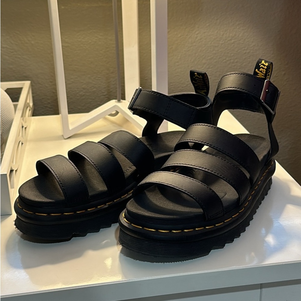 Dr. Martens Blaire AirWair Size 8